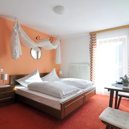 Traube - 3*